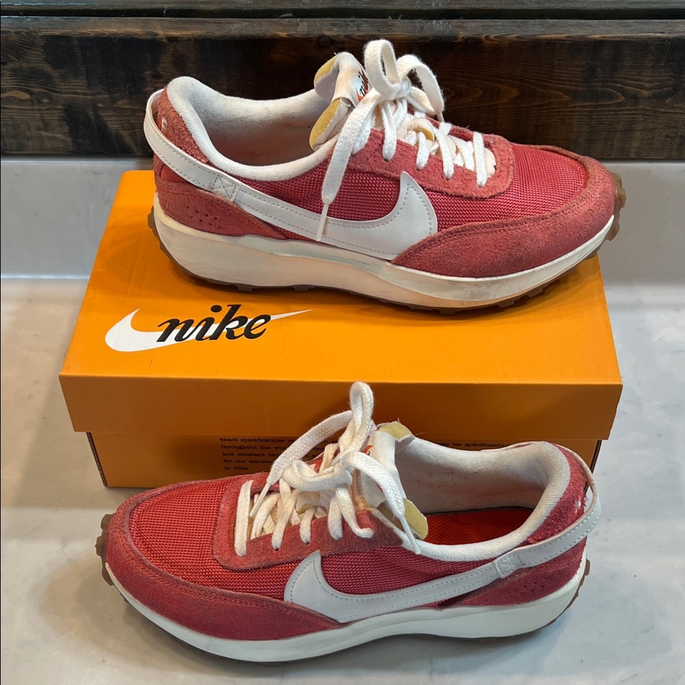 Nike Waffle Debut Women’s Sneakers